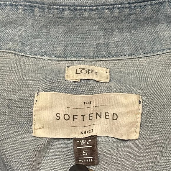 LOFT Petite Light Denim Button-Down Shirt - SP - Picture 5 of 9